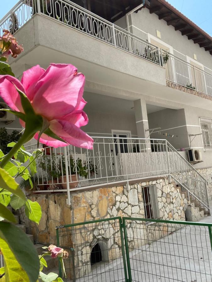 Large Apartment Vlorë Екстериор снимка