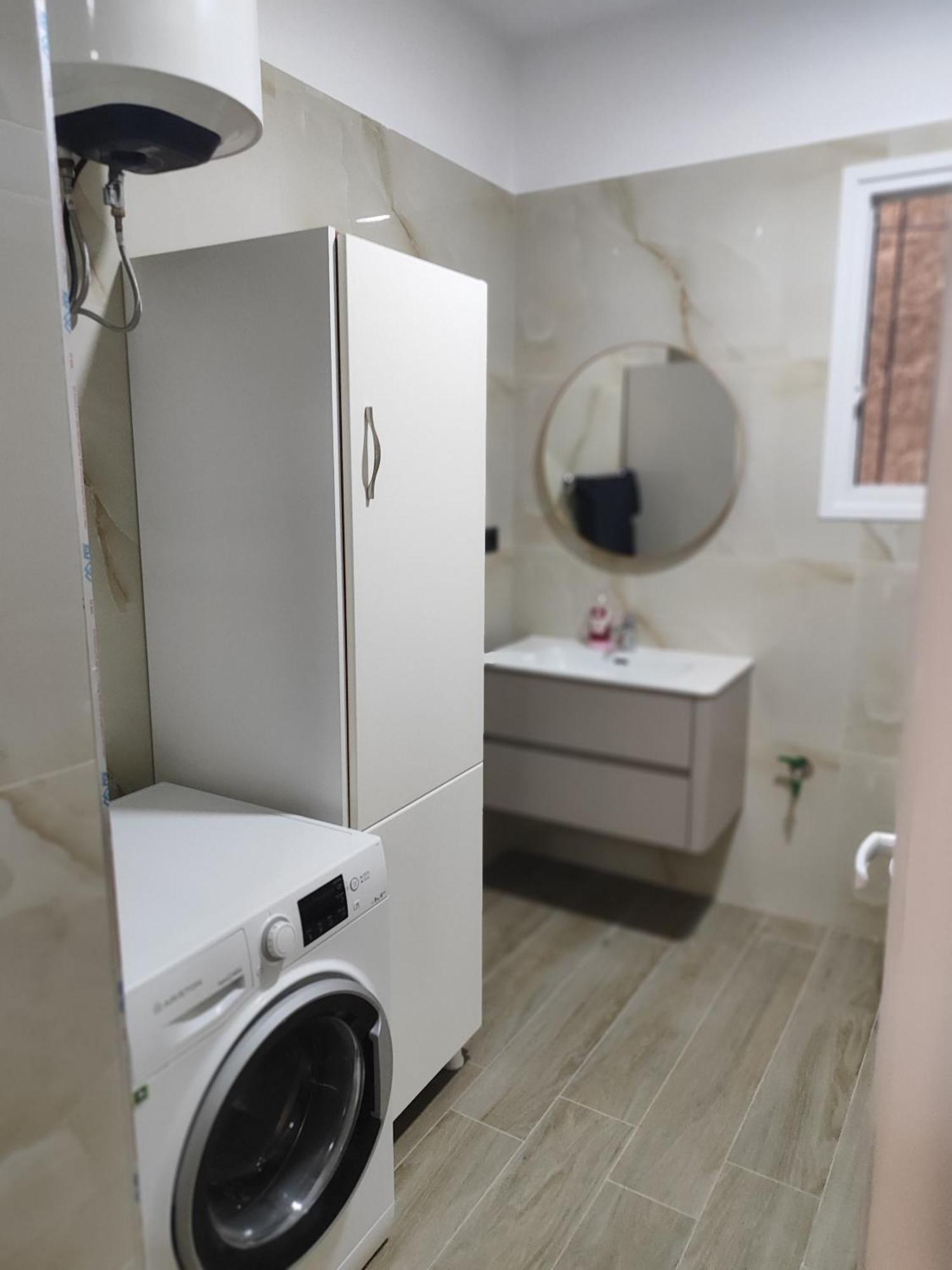 Large Apartment Vlorë Екстериор снимка