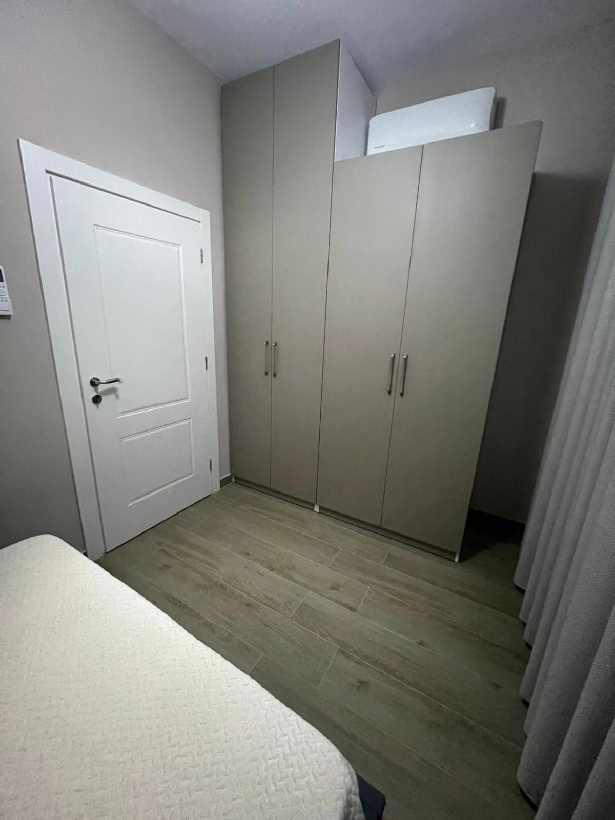 Large Apartment Vlorë Екстериор снимка